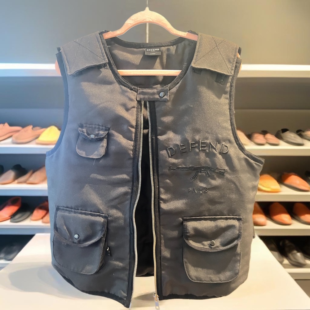 Defend Paris Tactical Vest - Large, Like New